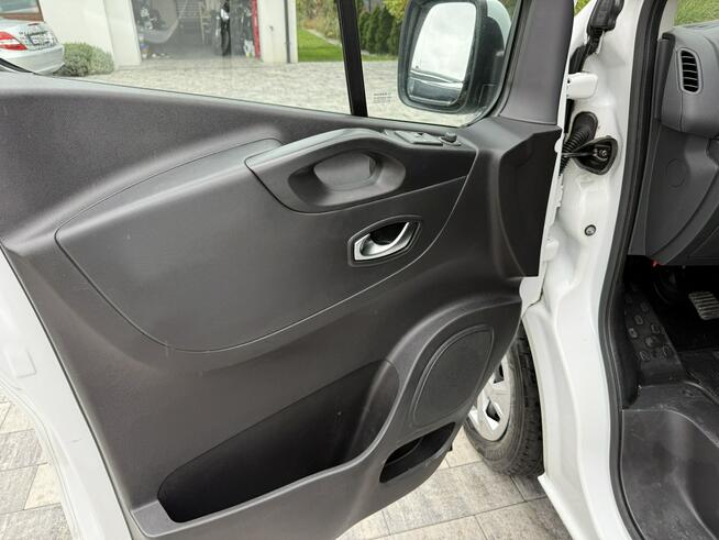Renault Trafic LIFT !!! LEDY !!! - długi / LONG z klimą - bardzo zadbany