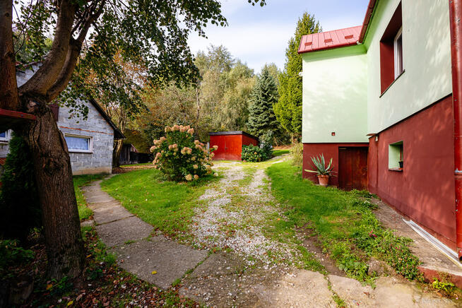 Na sprzedaż działka z domem w Lichwinie