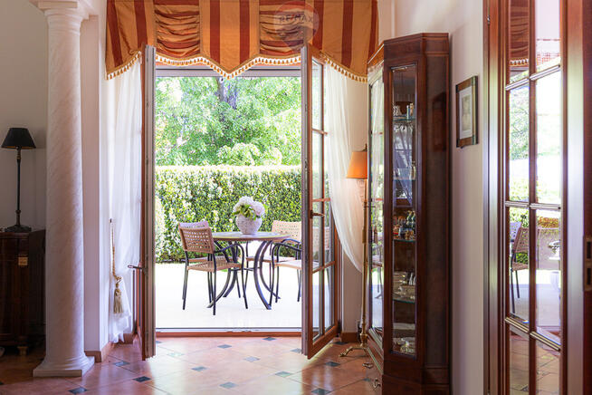 ELEGANCKA REZYDENCJA NA WYNAJEM W ŁOMIANKACH