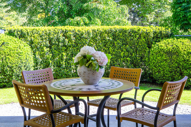 ELEGANCKA REZYDENCJA NA WYNAJEM W ŁOMIANKACH