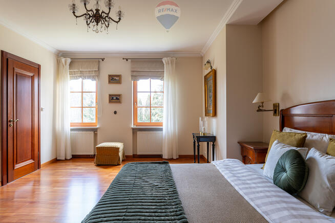 ELEGANCKA REZYDENCJA NA WYNAJEM W ŁOMIANKACH