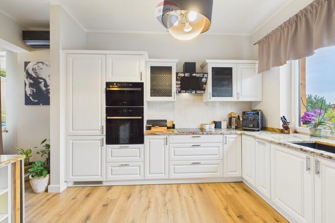 Nowoczesny, energooszczędny dom z pięknym ogrodem