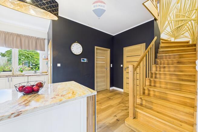 Nowoczesny, energooszczędny dom z pięknym ogrodem