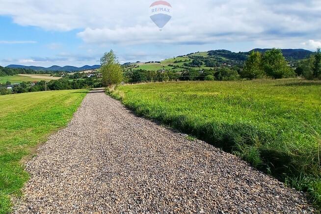 Działka budowlano-usługowa Stróża