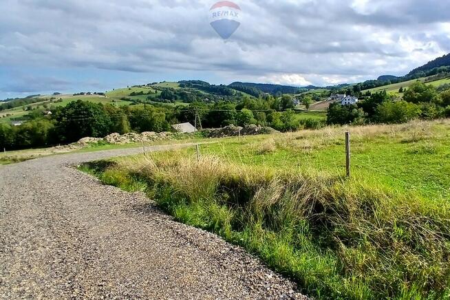 Działka budowlano-usługowa Stróża