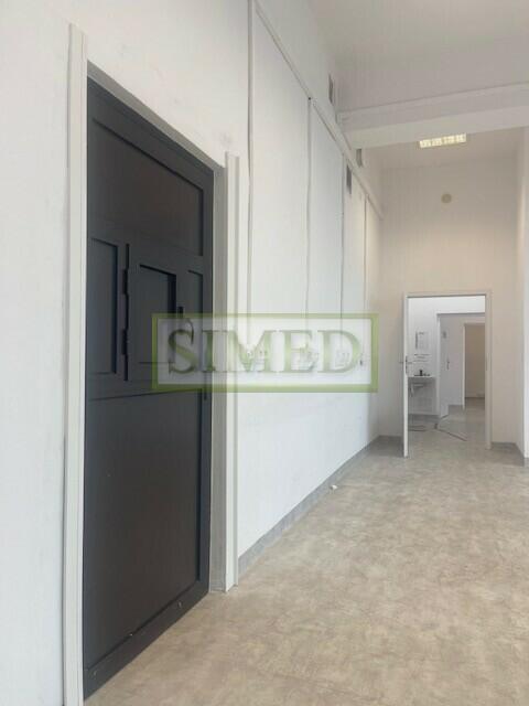 Biuro ,8 pokoi ,ochrona ,recepcja dostęp24h