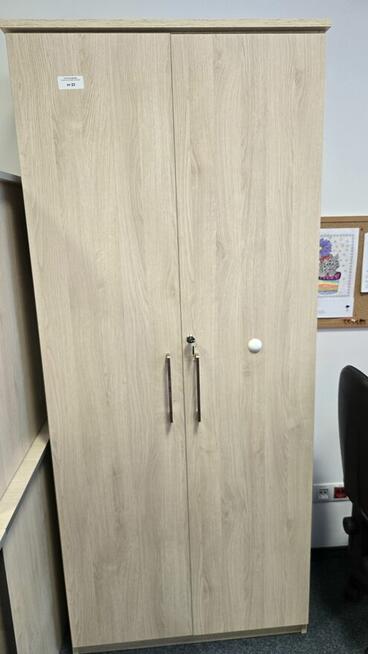 Meble biurowe i drobne urządzenia