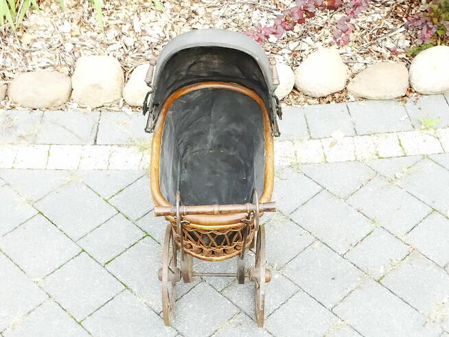 Ozdobny dekoracyjny wózek dziecięcy typu retro 60x50 cm.