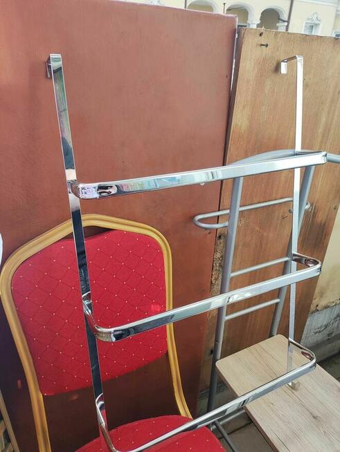 Wieszak na ręczniki Srebrny na drzwi kabinę prysznic