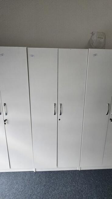 Meble biurowe i drobne urządzenia