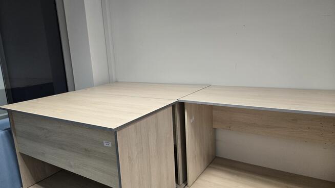 Meble biurowe i drobne urządzenia