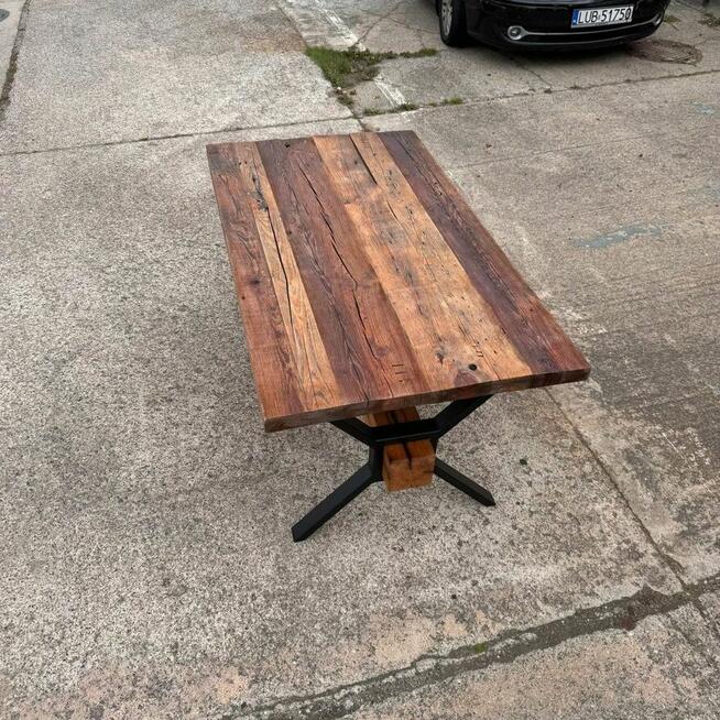 Stół z duszą i historią z starego drewna