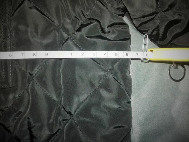 Czarna kurtka XL pikowana