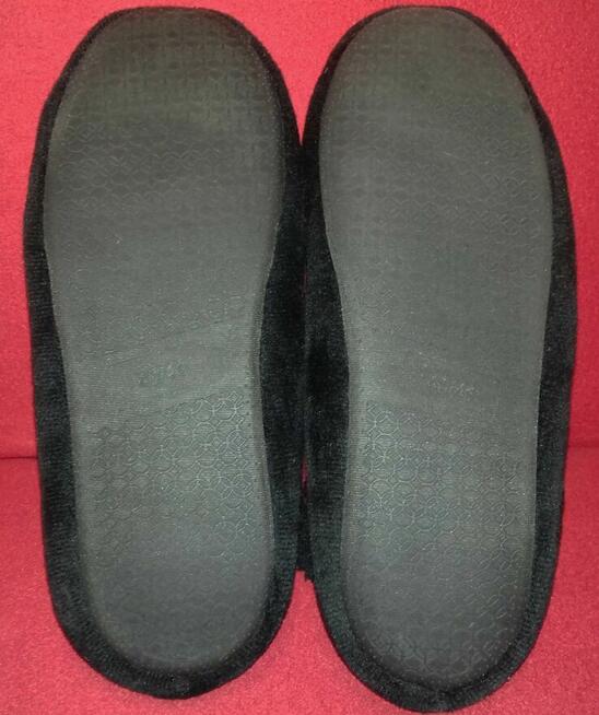 Klasyczne czarne kapcie 41 z aksamitu