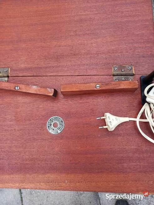 ORGINALNA lampa z PRL ze stolikiem ,miejscem na gazety