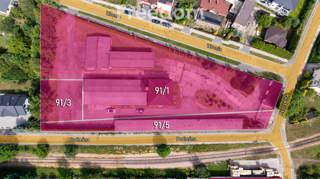 Obiekt przemysłowy z zapleczem biurowym i garażami