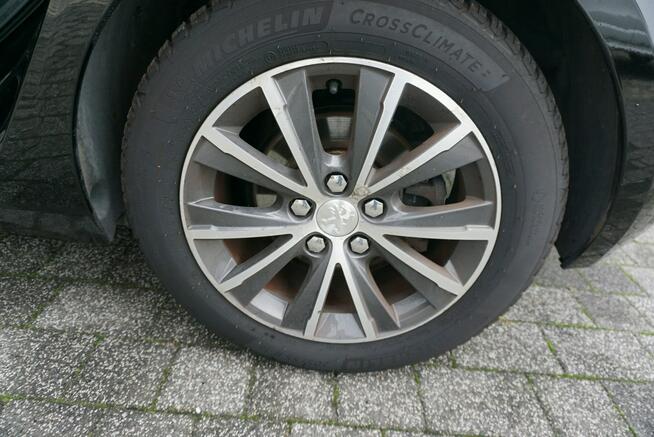 Peugeot 308 polski salon