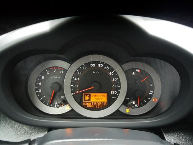 Toyota RAV-4 2.0b Stan b.dobry bez rdzy i korozji bezwypadkowy z Gwarancja 12mcy