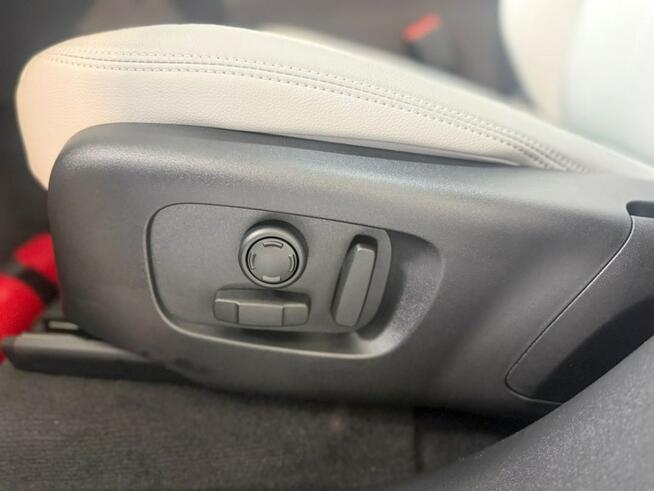 Range Rover Velar MY26 Dynamic SE 2.0 I4 PHEV 404 KM Panorama