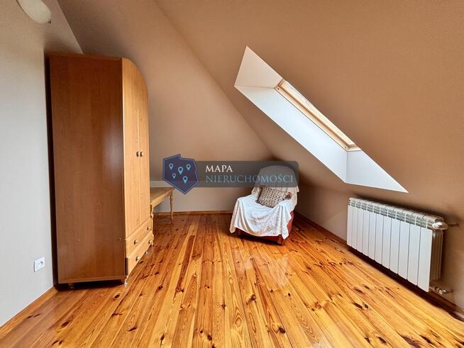 Wygodny dom z pięknym zielonym ogrodem