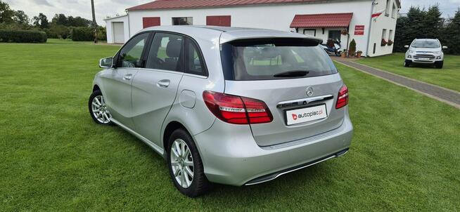Mercedes B 200 cena z opłatami