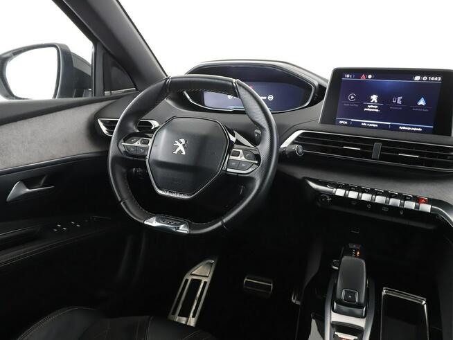 Peugeot 3008 GT Line automat panorama 180KM navi kamera ACC alcantara