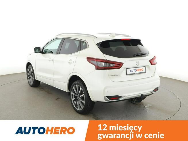 Nissan Qashqai 4x4 automat skóra panorama full LED navi kima auto kamery grzane fotel