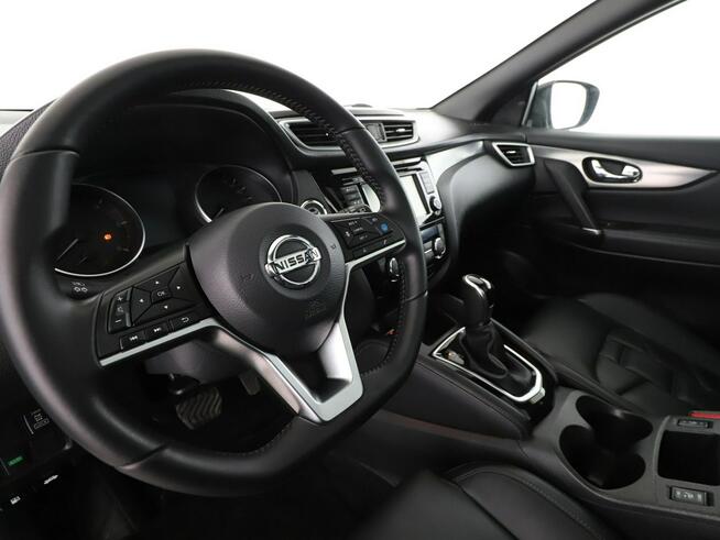 Nissan Qashqai 4x4 automat skóra panorama full LED navi kima auto kamery grzane fotel