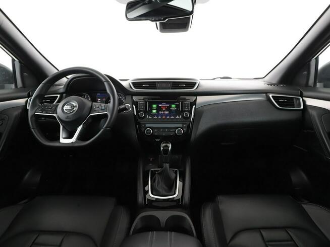 Nissan Qashqai 4x4 automat skóra panorama full LED navi kima auto kamery grzane fotel