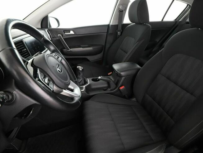 Kia Sportage Serwis historia Hak Kamera cofania Klimatyzacja podgrzewane fotele Blu