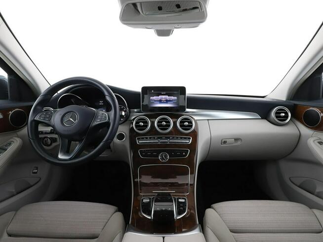 Mercedes C 180 automat półskóra jane wnętrze navi klima auto grzane fotele kamera