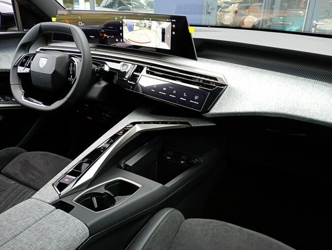 Peugeot 3008 GT Hybrid/audio Focal/ kamery 360/ temp.ACC/Panorama dach/ Gripcontrol