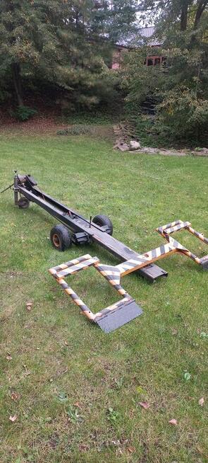 Laweta, motyl , przyczepa do holowania aut