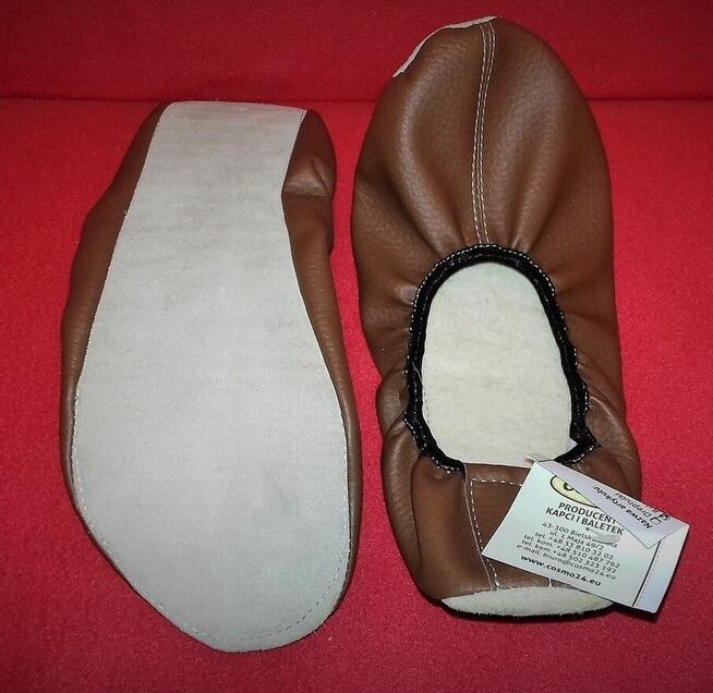 Klasyczne brązowe kapcie 41