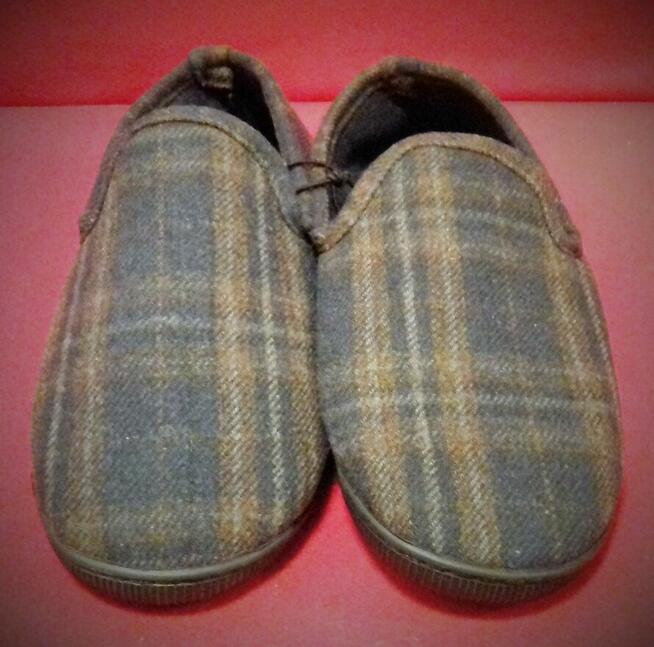 Nowe ciepłe kapcie 41