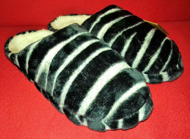 Nowe kapcie damskie 41