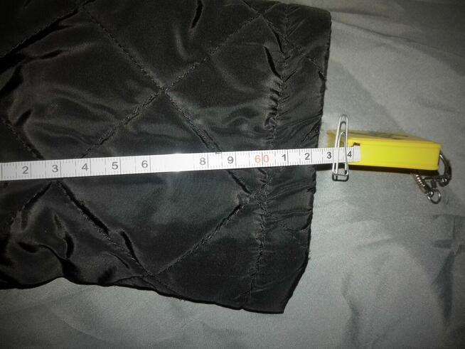 Czarna kurtka XL pikowana