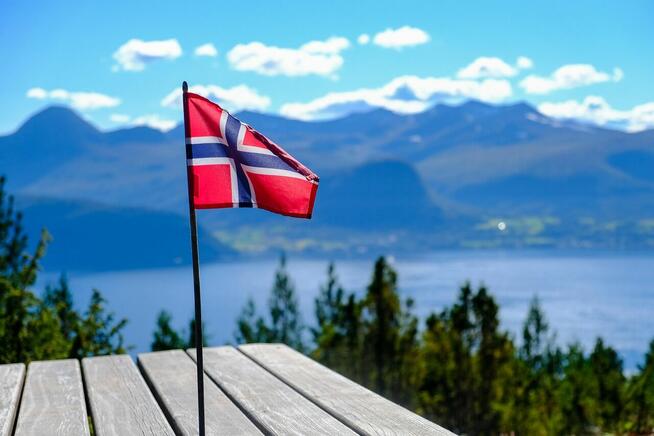 Monter konstrukcji modułowych - norweska umowa