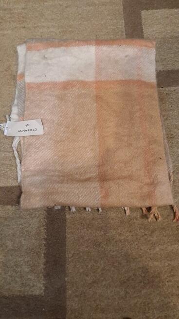 Sprzedam nowe Szaliki damskie markowe