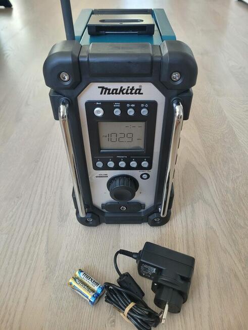 Radio makita