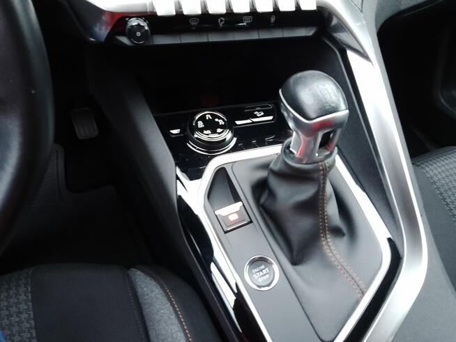 Sprzedam Peugeot 3008 1,2 130KM