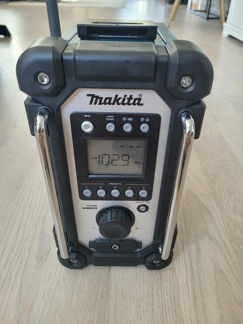 Radio makita