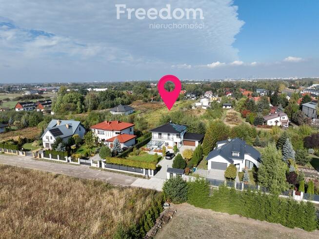 Kompleks działek, Dawidy Bankowe, media