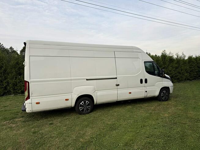 Iveco Daily 35S21 HiMatic 210KM MAX Pneumat Kamera Nawigacja Tachograf Hak 3500
