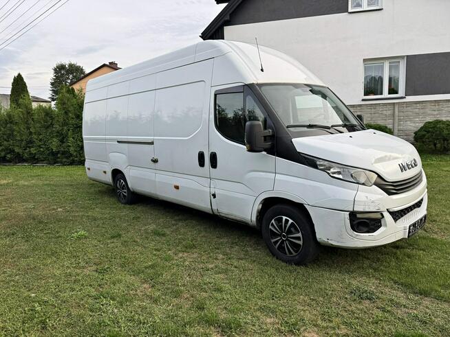 Iveco Daily 35S21 HiMatic 210KM MAX Pneumat Kamera Nawigacja Tachograf Hak 3500