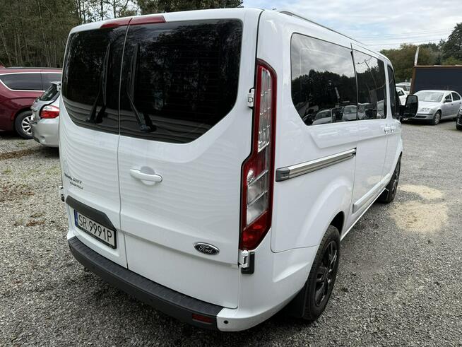 Ford Transit Custom 9-osobowy.