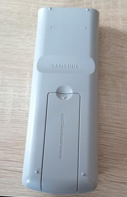 Pilot do telewizora i monitora komputerowego SAMSUNG