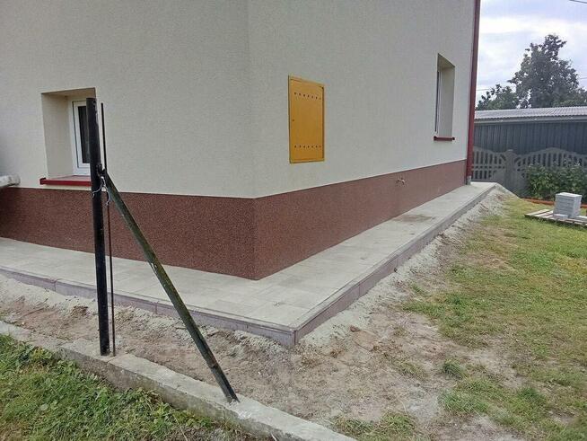 Układanie kostki brukowej, brukarstwo, minikoparka