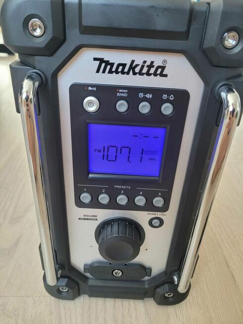 Radio makita