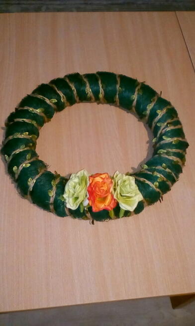 Jesienne i zimowe wianki dekoracyjne na drzwi, okno, grób